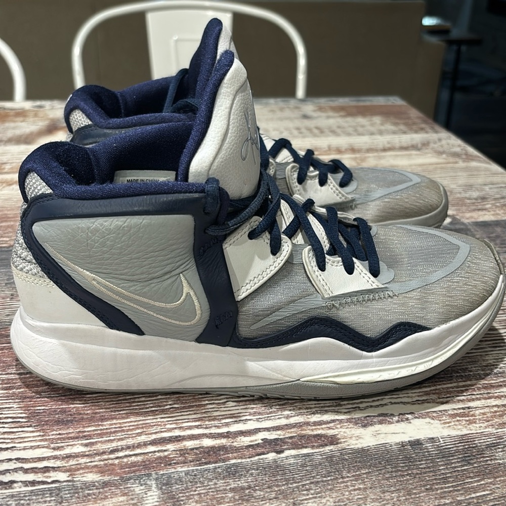 Nike Kyrie Infinity Gs basketball shoes white/gray/navy Sz 7.5